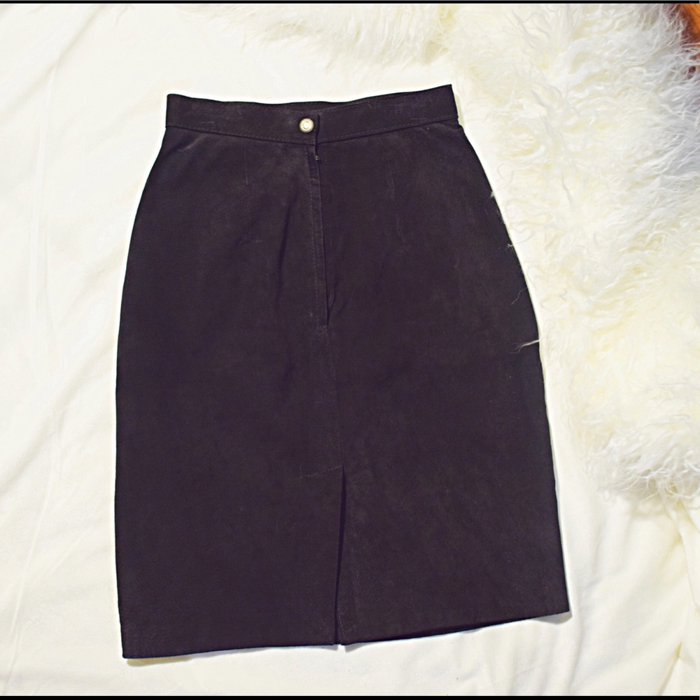 Express Vintage high-waisted black leather skirt